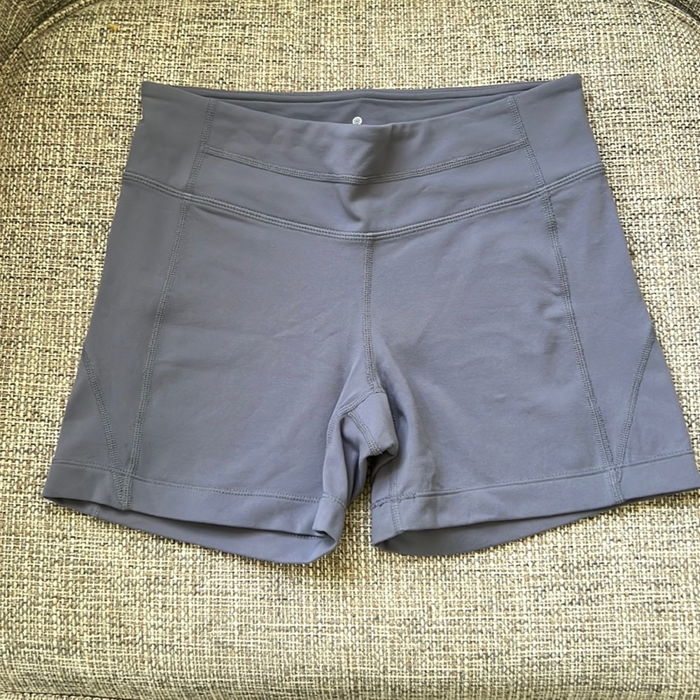 Athleta kickbooty 2 yoga workout shorts 964023